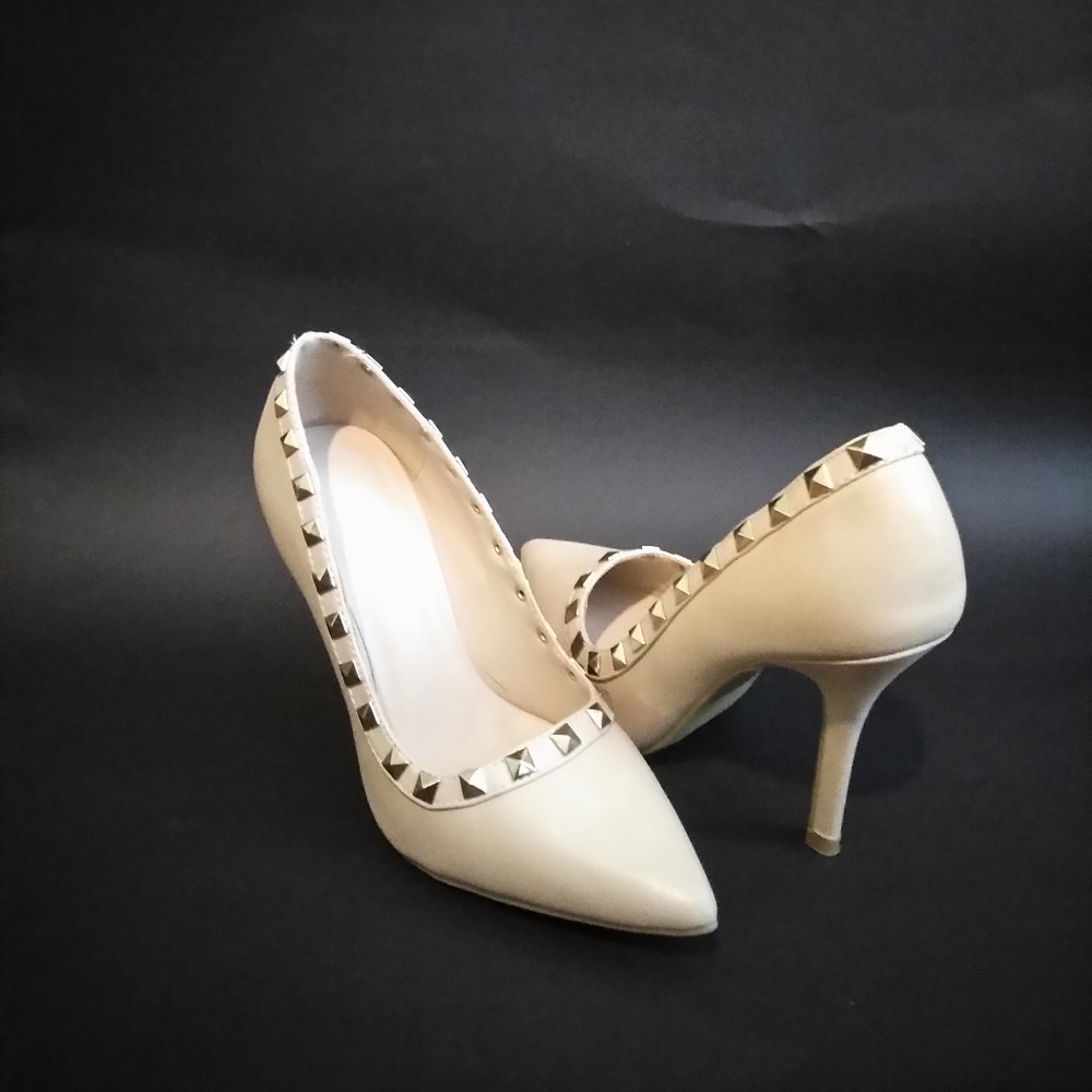 SALE+ FREE SHIPPING/ Wild Diva high heels